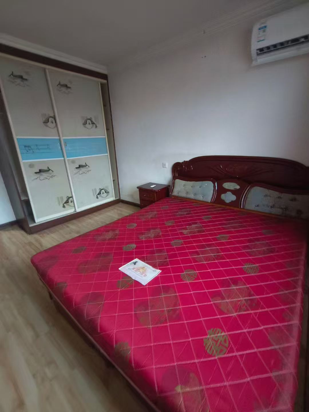 职工街多层3楼70多平两室月租700元