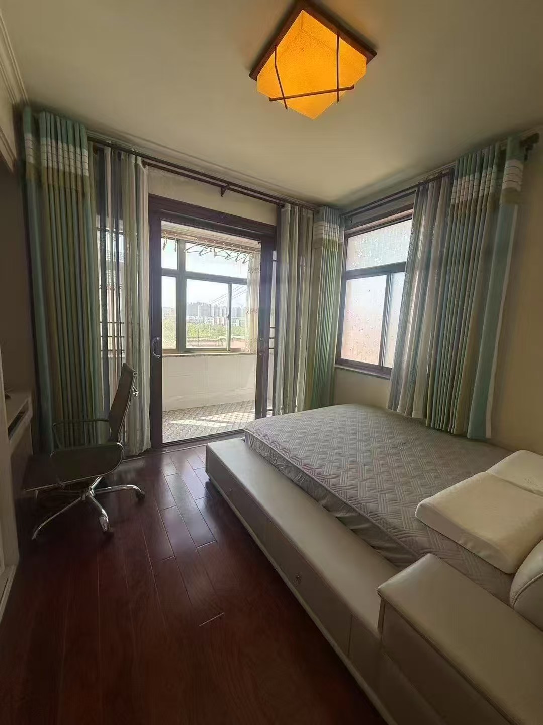 马家汤将军楼边户地暖天然气全155多平不包含院子三室两卫 马家汤将军楼边户地暖天然气全155多平不包含院子三室两卫