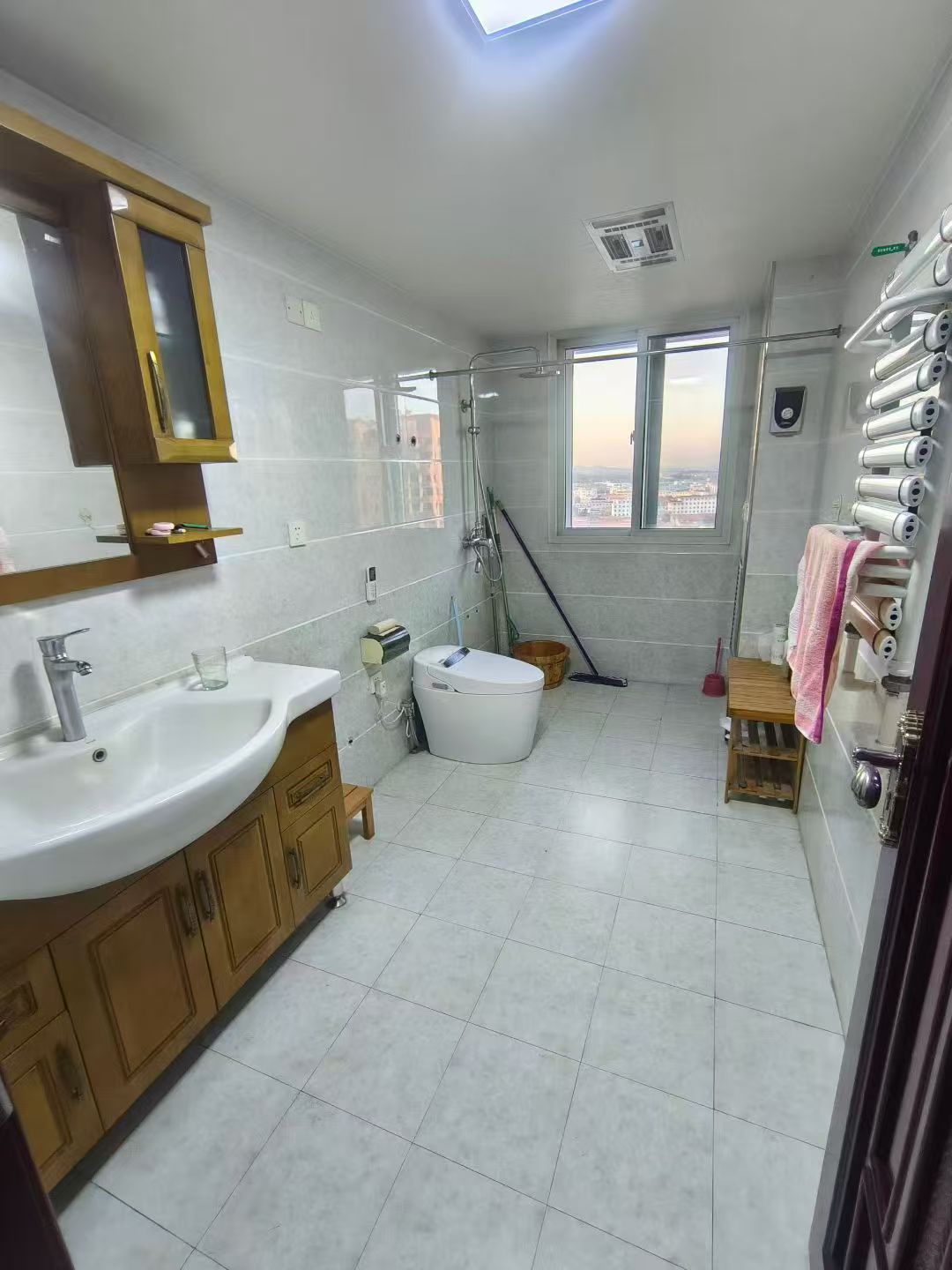 山川文苑顶复上下两层223平五室三卫99万 山川文苑顶复上下两层223平五室三卫99万