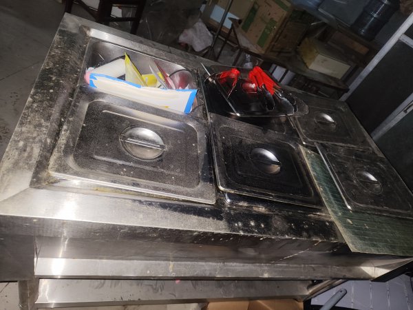 外卖店不干了，**物品清仓处理
