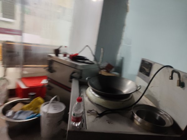 外卖店不干了，**物品清仓处理