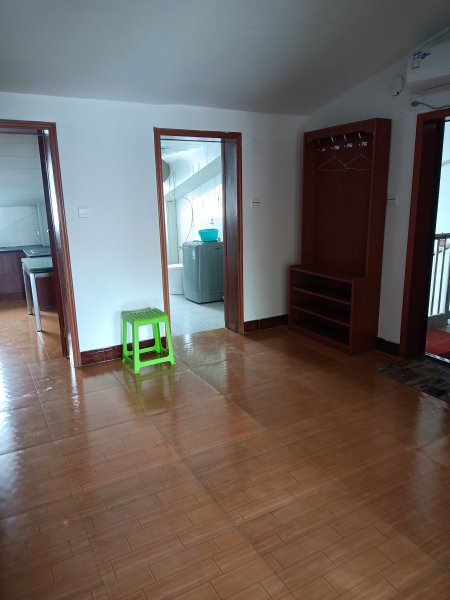 市中心石马街北区阁楼出租