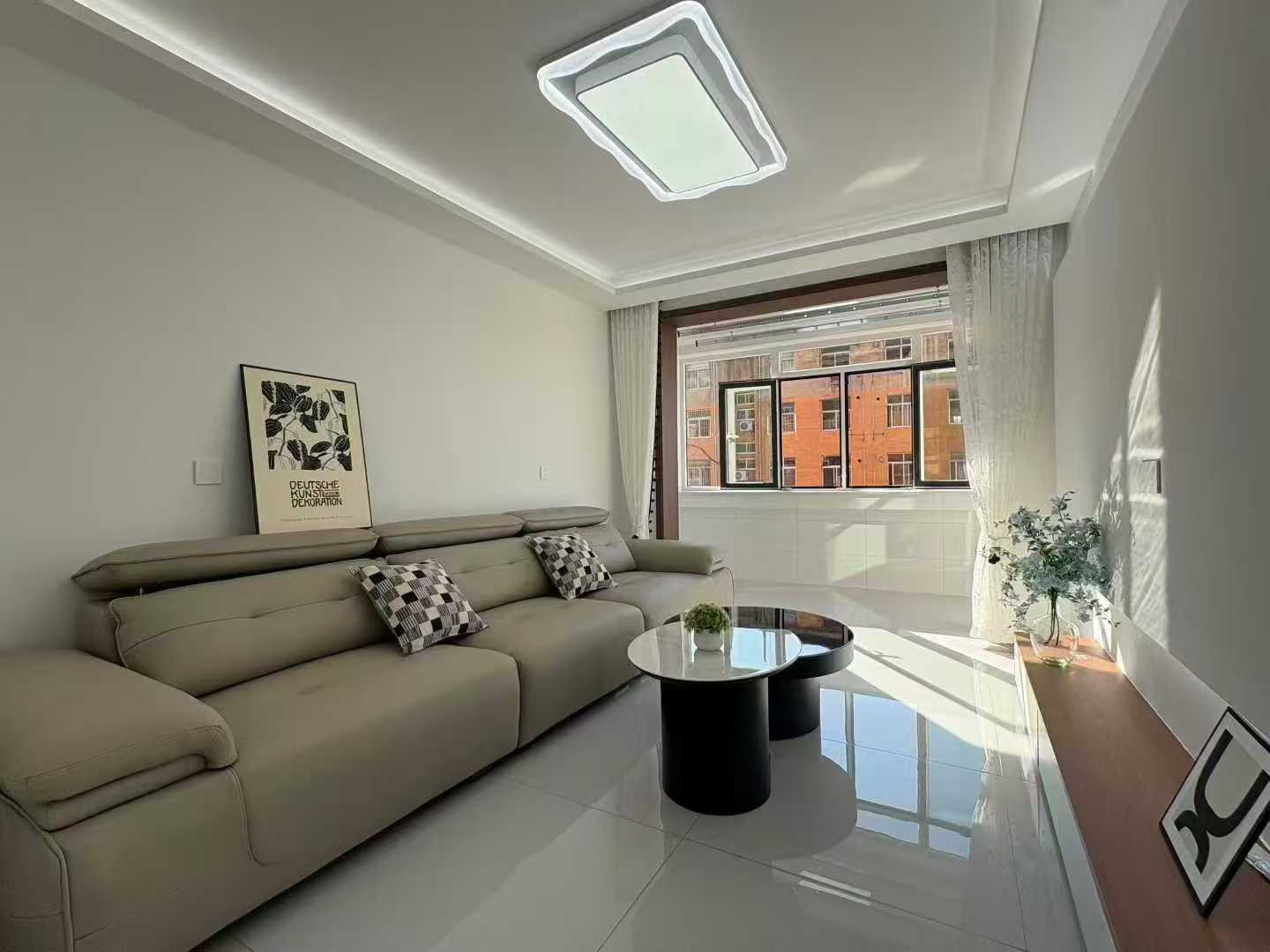 珠海路小区住人三楼87平两室27万 珠海路小区住人三楼87平两室27万