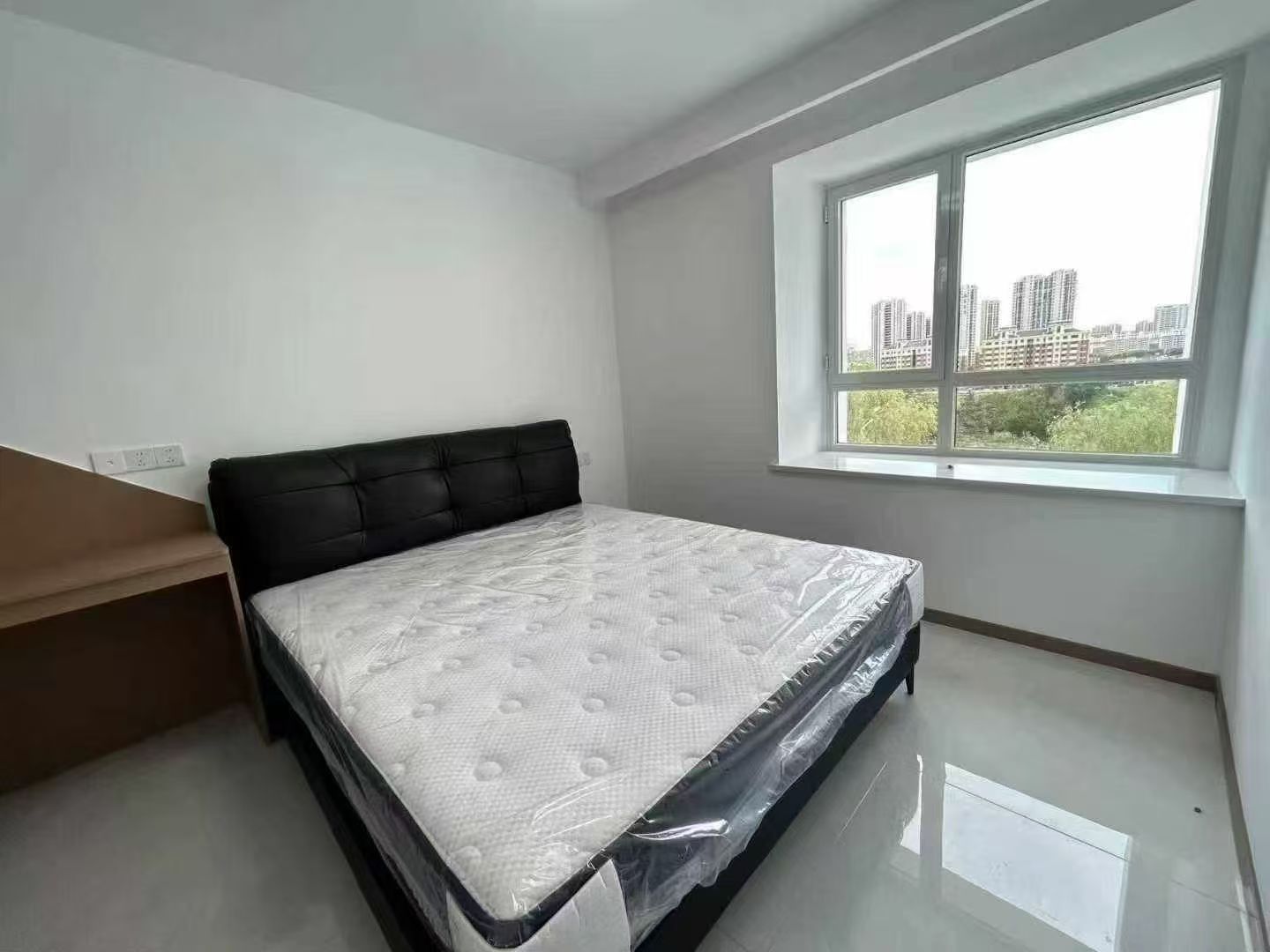 上海豪庭最南排电梯6楼110平三室两卫55.8万 上海豪庭最南排电梯6楼110平三室两卫55.8万