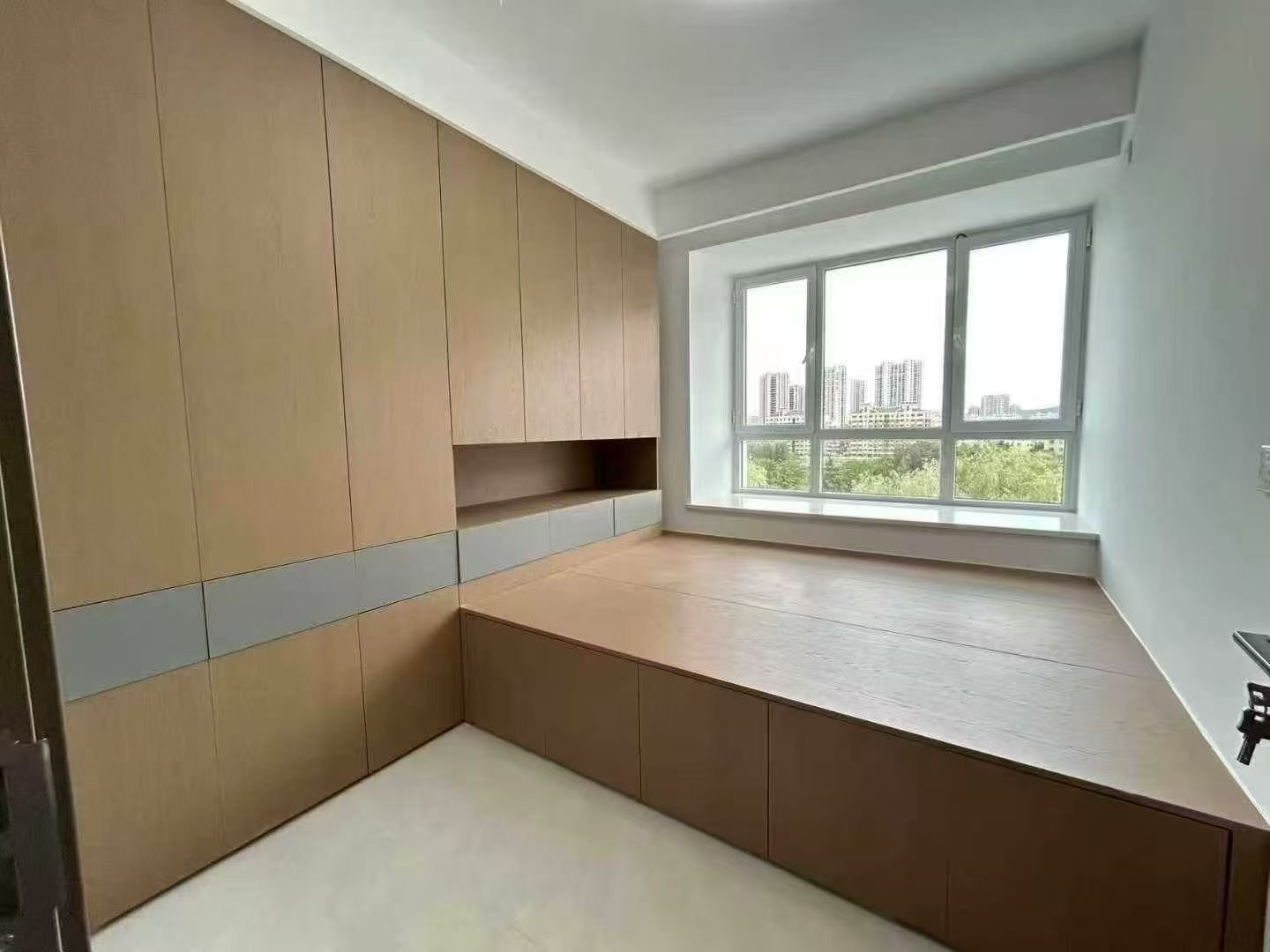 上海豪庭最南排电梯6楼110平三室两卫55.8万 上海豪庭最南排电梯6楼110平三室两卫55.8万