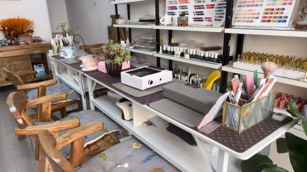 门市一楼二楼出租，暖气空调都有，市里