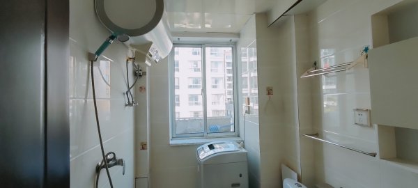 二中南50米86平米精装出租