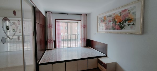 二中南50米86平米精装出租