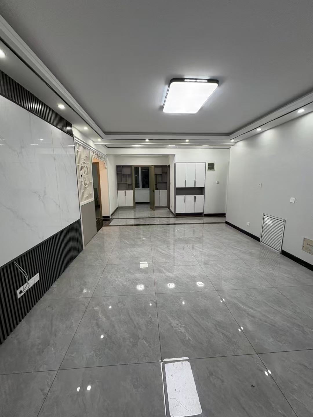 德宏世纪华府电梯12楼121.02平+34.86车位49.8 德宏世纪华府电梯12楼121.02平+34.86车位49.8