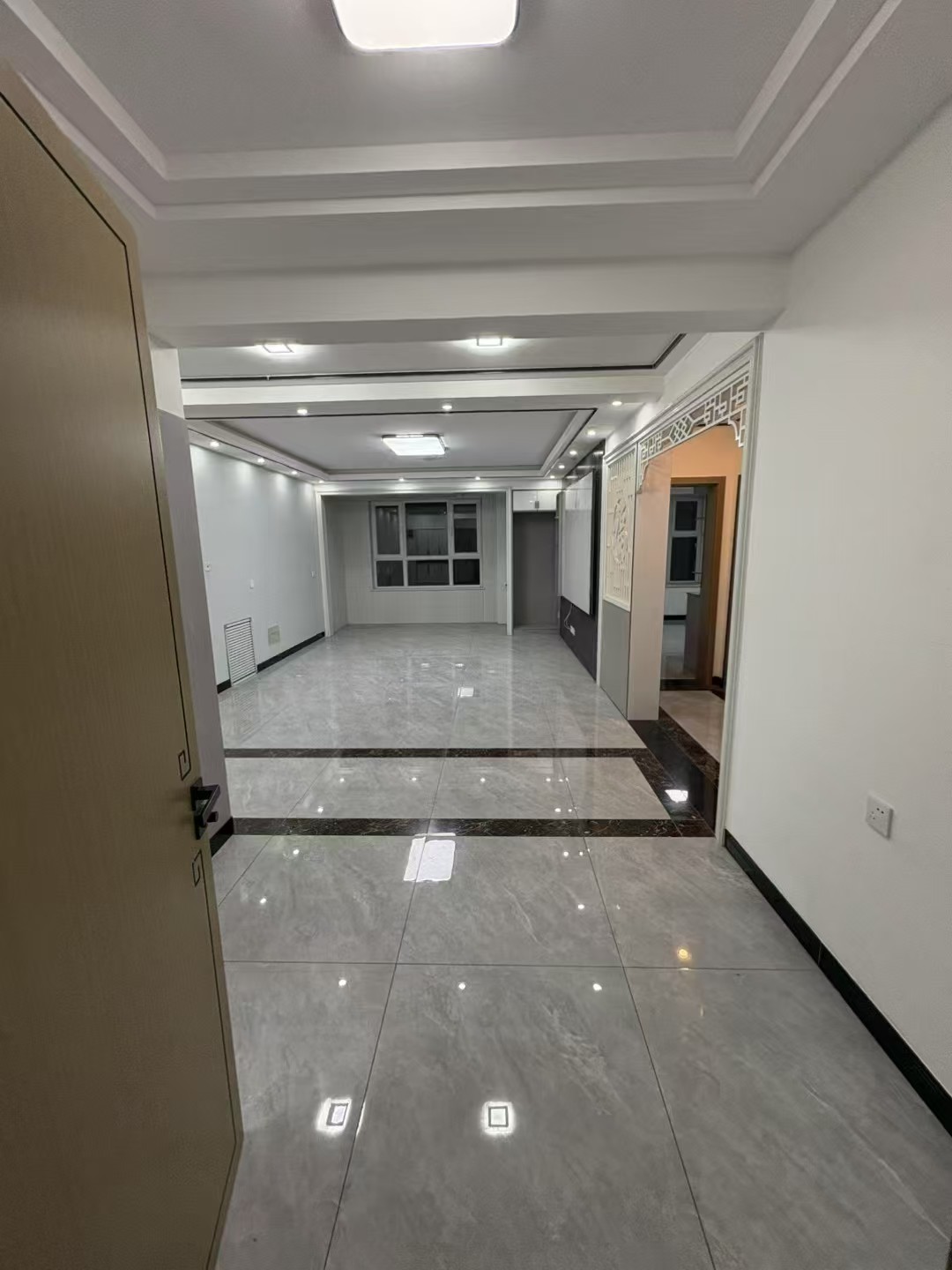 德宏世纪华府电梯12楼121.02平+34.86车位49.8 德宏世纪华府电梯12楼121.02平+34.86车位49.8