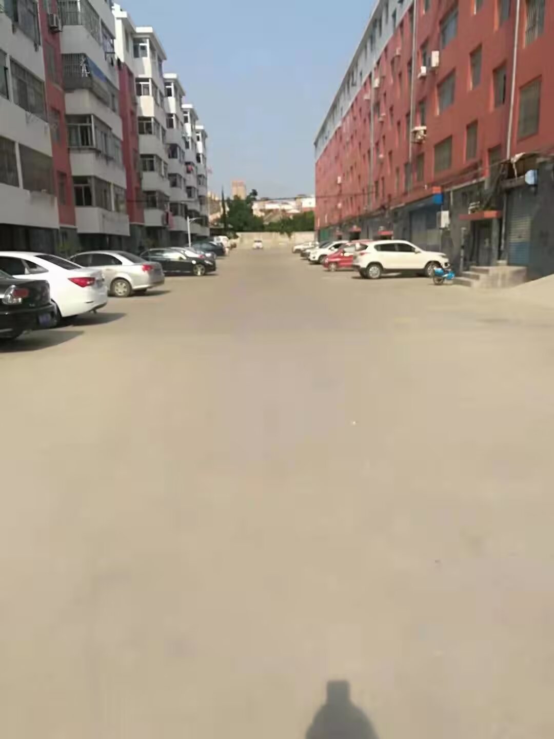 大润发肯德基往北5百米