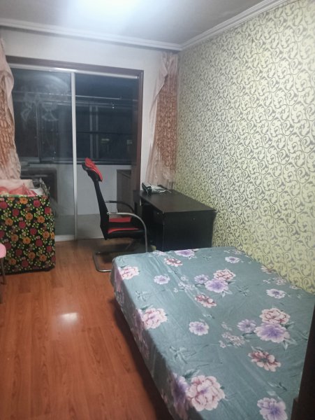 低价出售实验中学**房