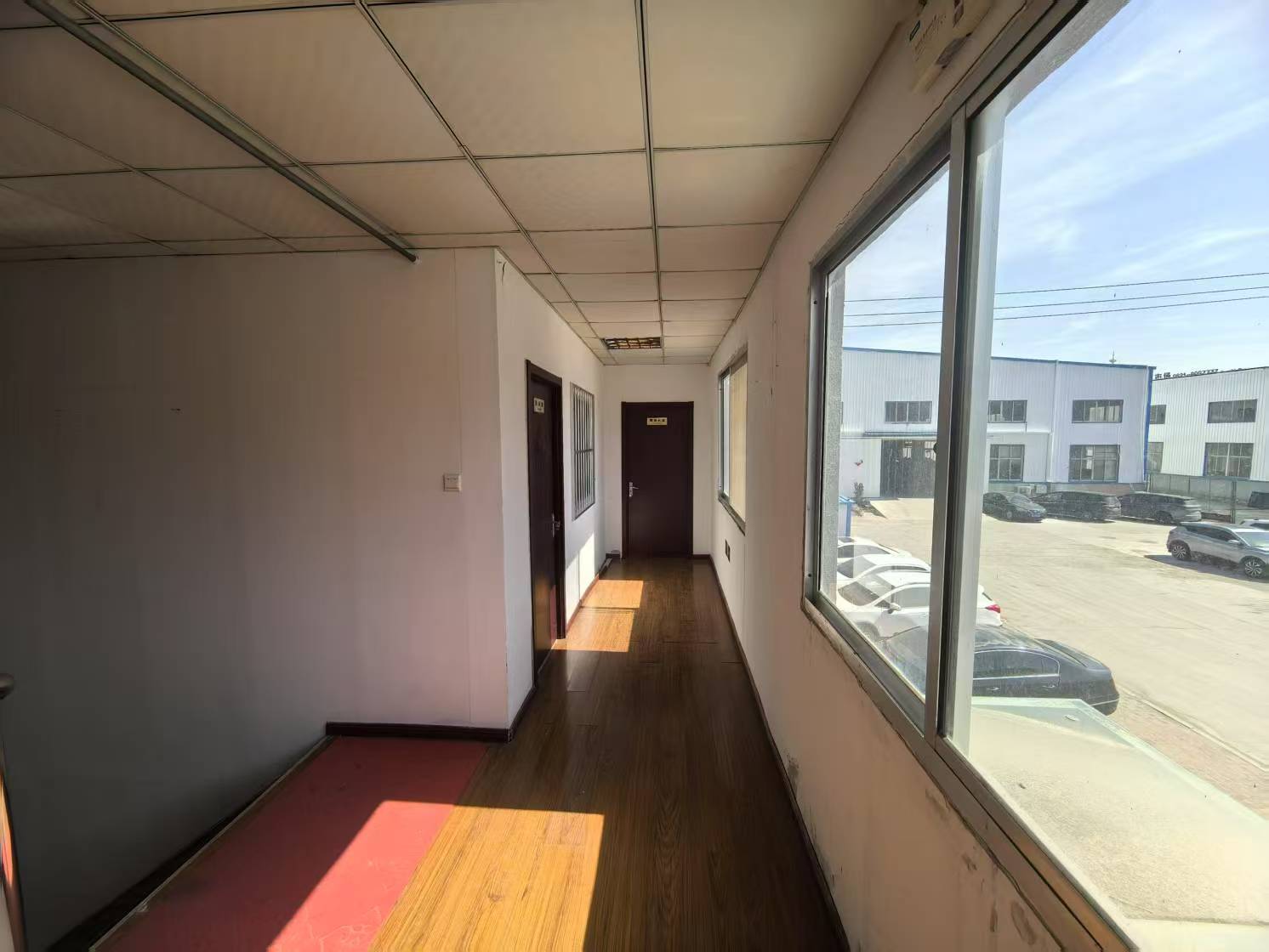 文登开发区广州路东首路北二层楼及仓库、空旷场地出租