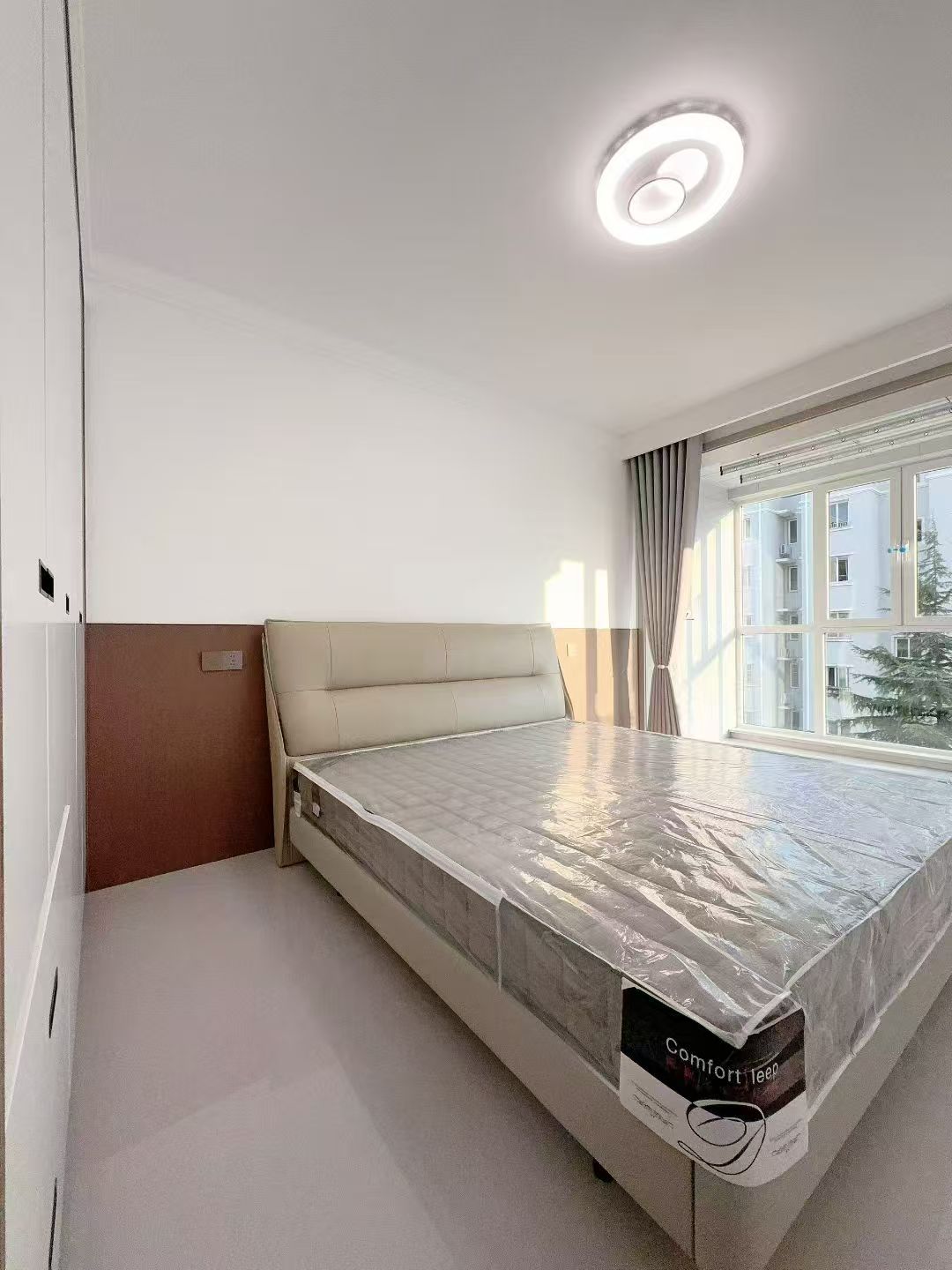 33万两套精装房银海绿洲78.61平 南向26.53车库精装 33万两套精装房银海绿洲78.61平 南向26.53车库精装