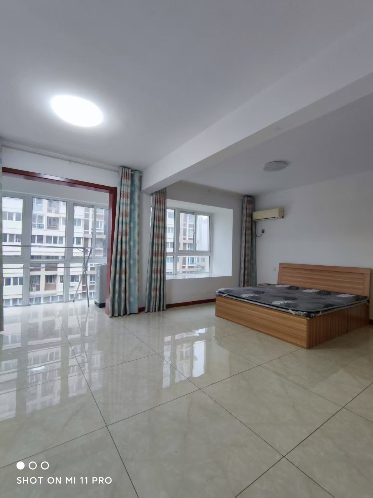 【出租】中央龙湾140平3室月租1700