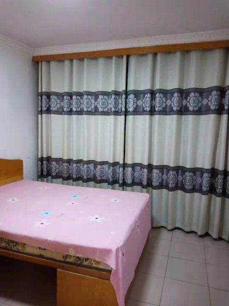 实验中学西,距离中小学幼儿园不足10分钟,距离小市场50米 实验中学西,距离中小学幼儿园不足10分钟,距离小市场50米