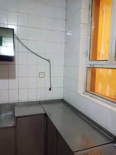 实验中学西,距离中小学幼儿园不足10分钟,距离小市场50米 实验中学西,距离中小学幼儿园不足10分钟,距离小市场50米