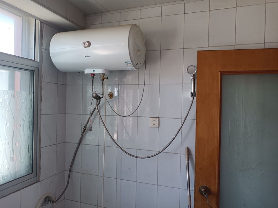 二实小对面家家悦楼上 吉房出租 二实小对面家家悦楼上 吉房出租