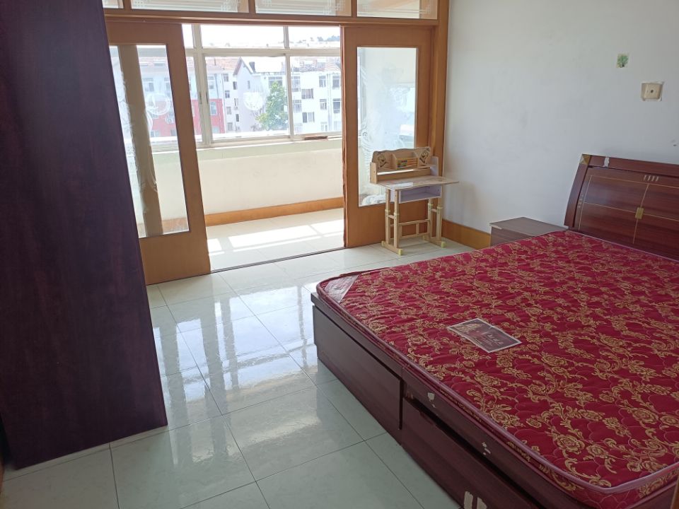 二实小对面家家悦楼上 吉房出租 二实小对面家家悦楼上 吉房出租