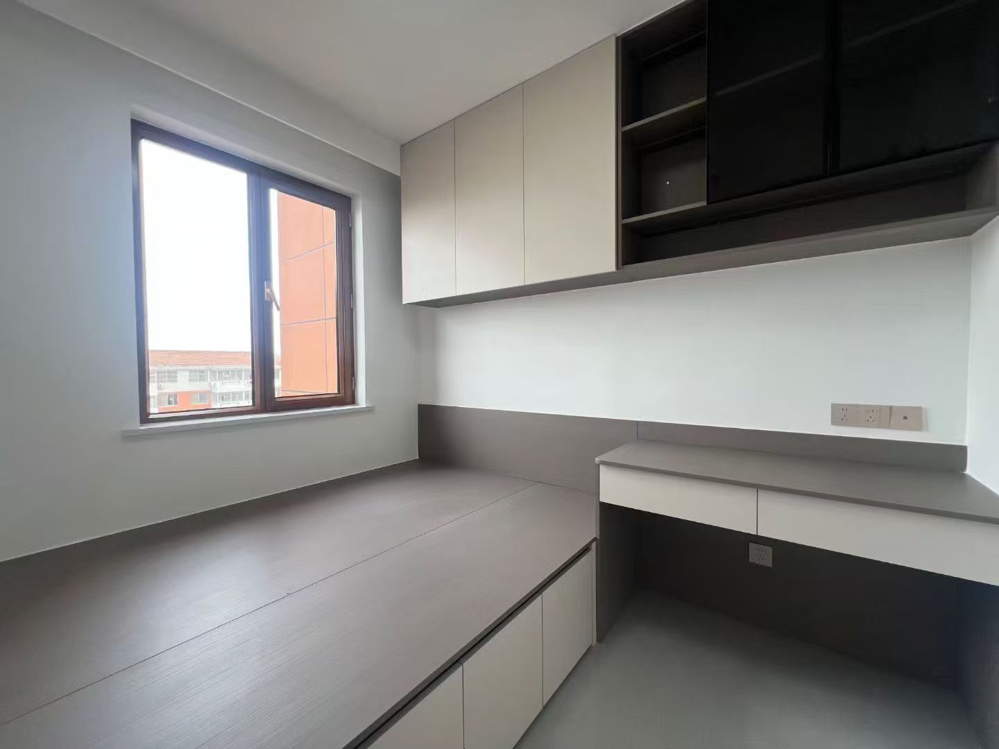 华西雅居小高层4楼114平 三室两卫精装修52.8万 华西雅居小高层4楼114平 三室两卫精装修52.8万