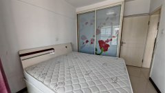 文山清华园住人4楼92平三室20万