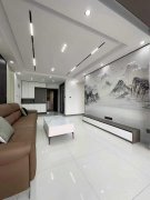 金色年华二期电梯小高层14楼 119.71平三室62.8万