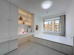 山能二期电梯十楼117平三室59.8万