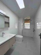 山能二期电梯十楼117平三室59.8万