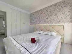 山能二期电梯十楼117平三室59.8万