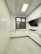 金地街2楼100.71平三室31.8万