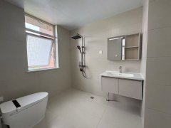 人和国际电梯八楼143平三室两卫69.8万 人和国际电梯八楼143平三室两卫69.8万