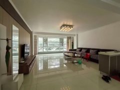 海泰庄园一期 一楼东边户180平四室两卫69.8万 海泰庄园一期 一楼东边户180平四室两卫69.8万