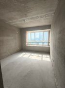 锦华茗邸电梯好楼层136.22平三室两卫63.8万