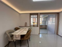 学子街一楼三室精装修120平37万