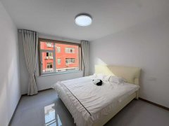 学子街一楼三室精装修120平37万