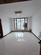 鼎园社区2015年框架楼顶楼110.36平三室两卫19.8万