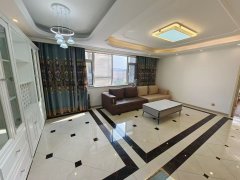 德红世纪华府5楼东边户122平三室两卫