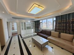 德红世纪华府5楼东边户122平三室两卫