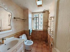 德红世纪华府5楼东边户122平三室两卫精装修53万