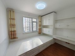 德红世纪华府5楼东边户122平三室两卫精装修53万