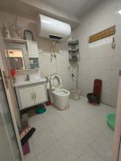 三里河仙山公园附近2000年一楼80平三室精装26.8万