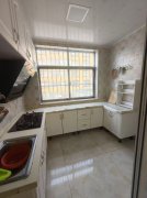 三里河仙山公园附近2000年一楼80平三室精装26.8万