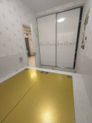 三里河仙山公园附近2000年一楼80平三室精装26.8万