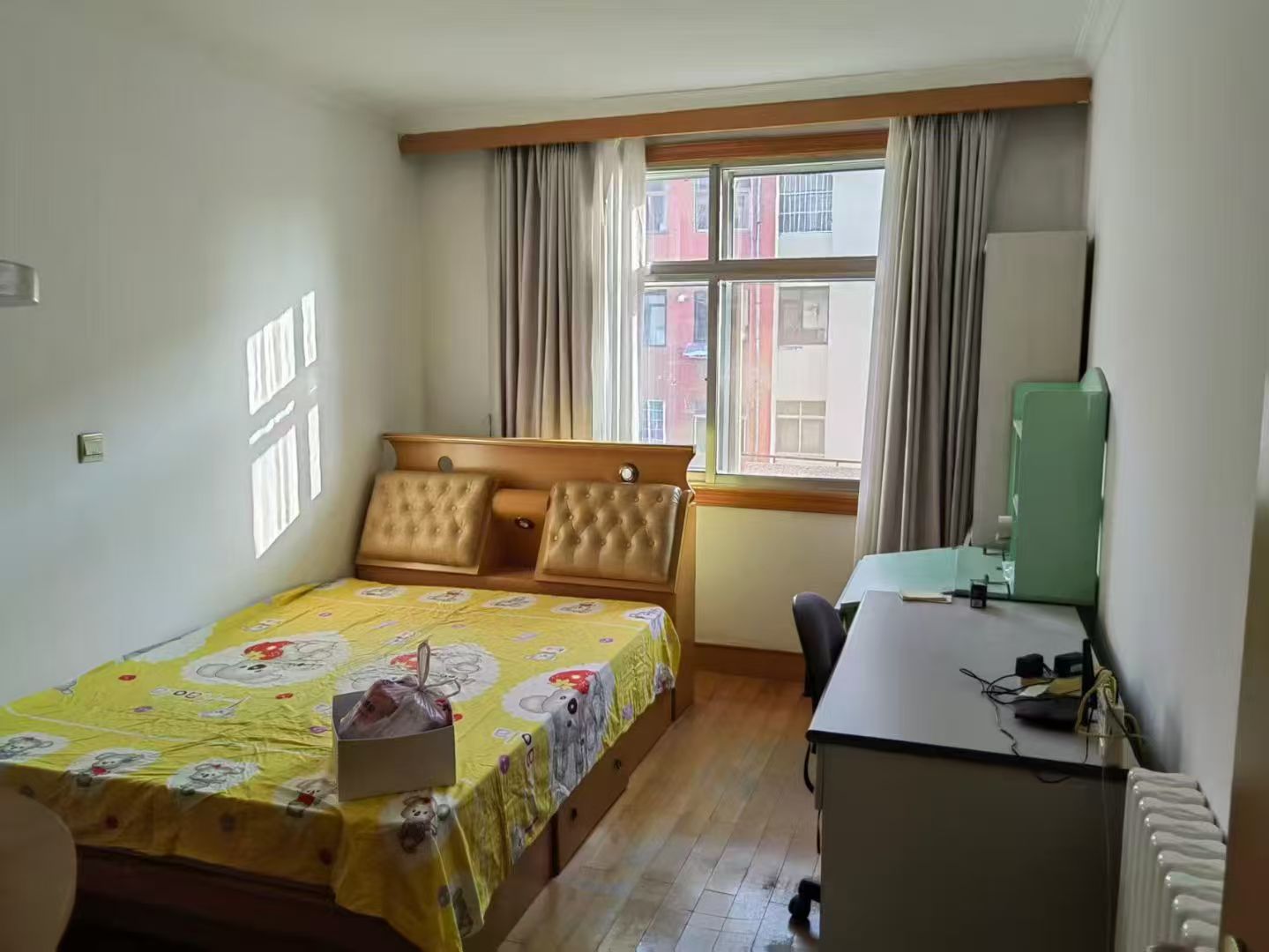 爬山街住人2楼两室500元家具家电齐全 爬山街住人2楼两室500元家具家电齐全