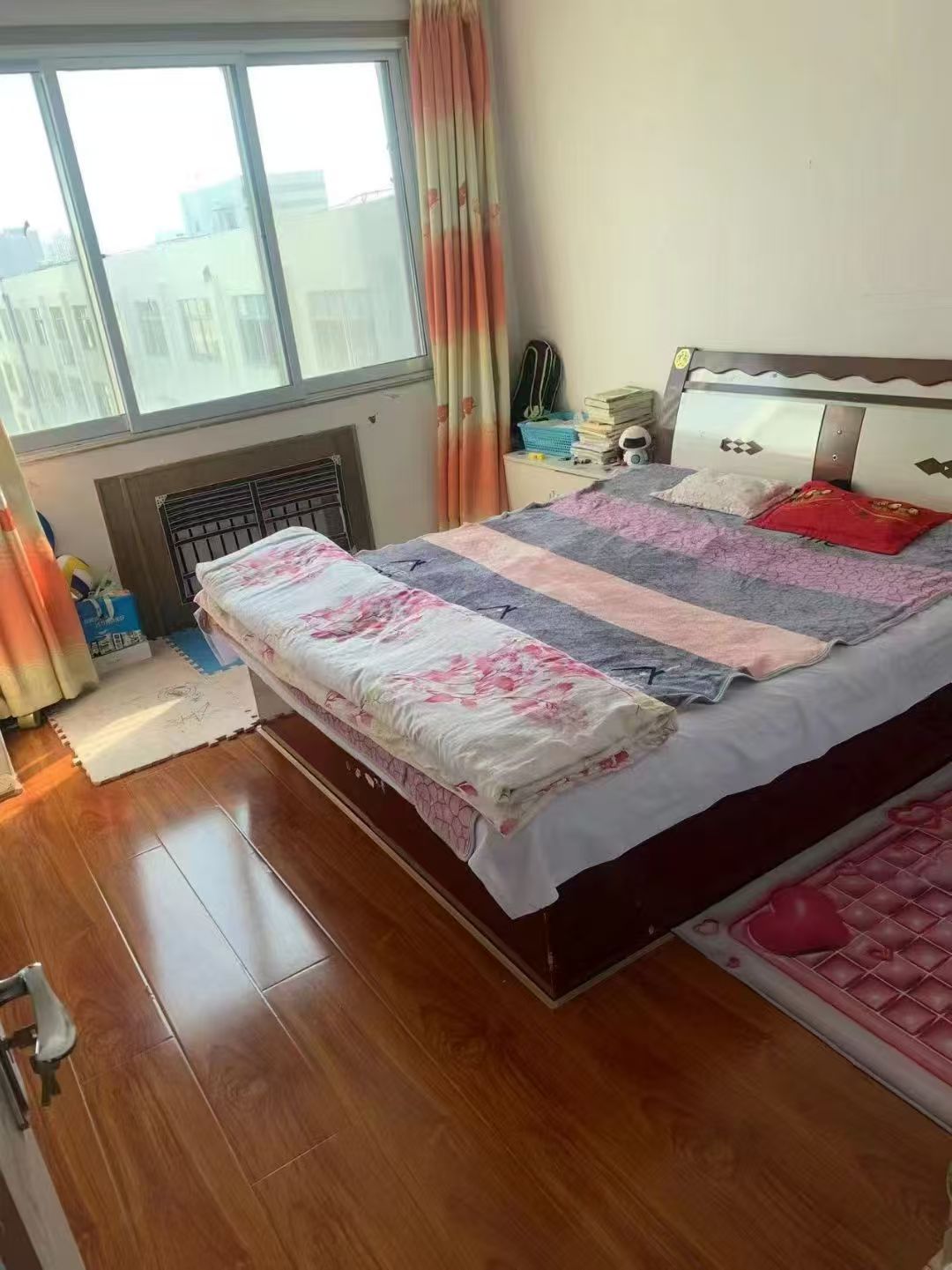 香水小区急售15.8万86平小三室 香水小区急售15.8万86平小三室