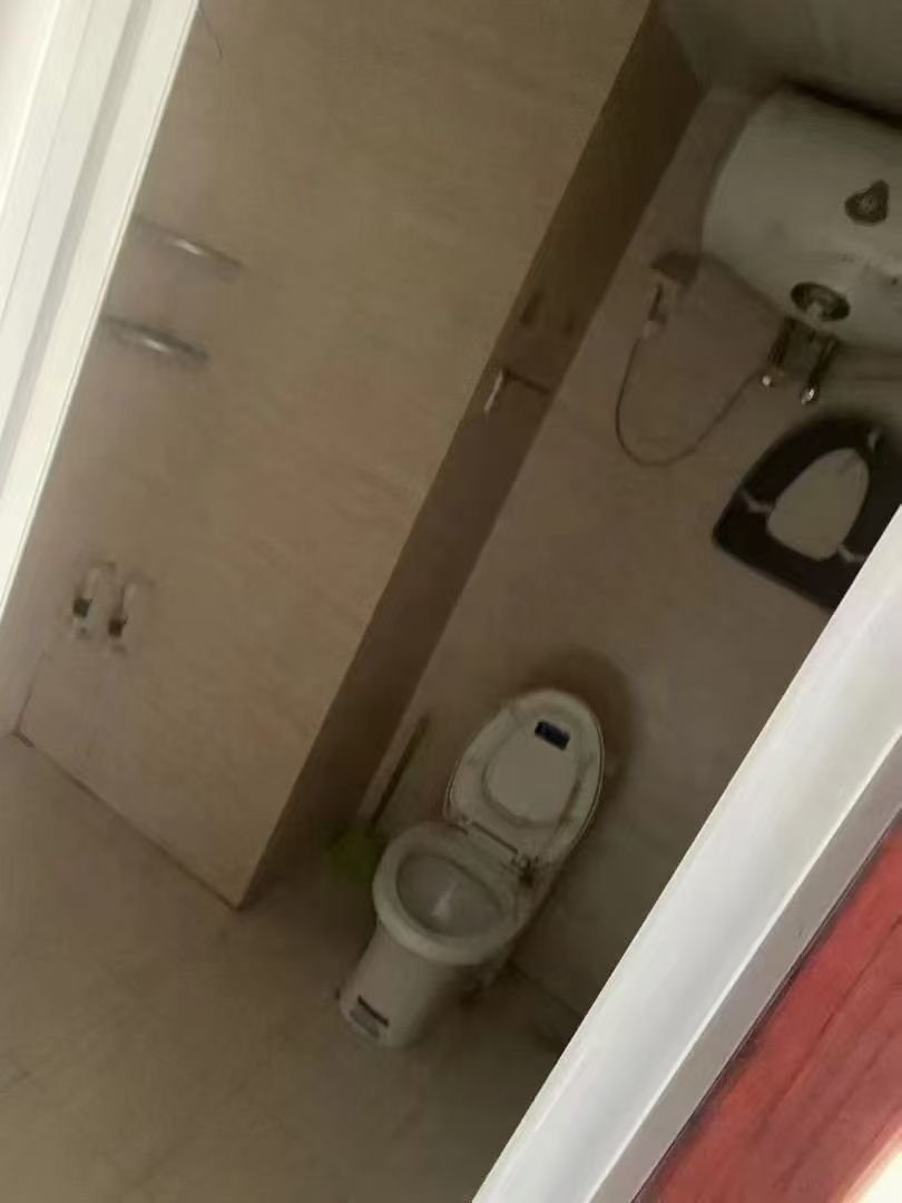 【出租】银河世家公寓50左右平，900/月