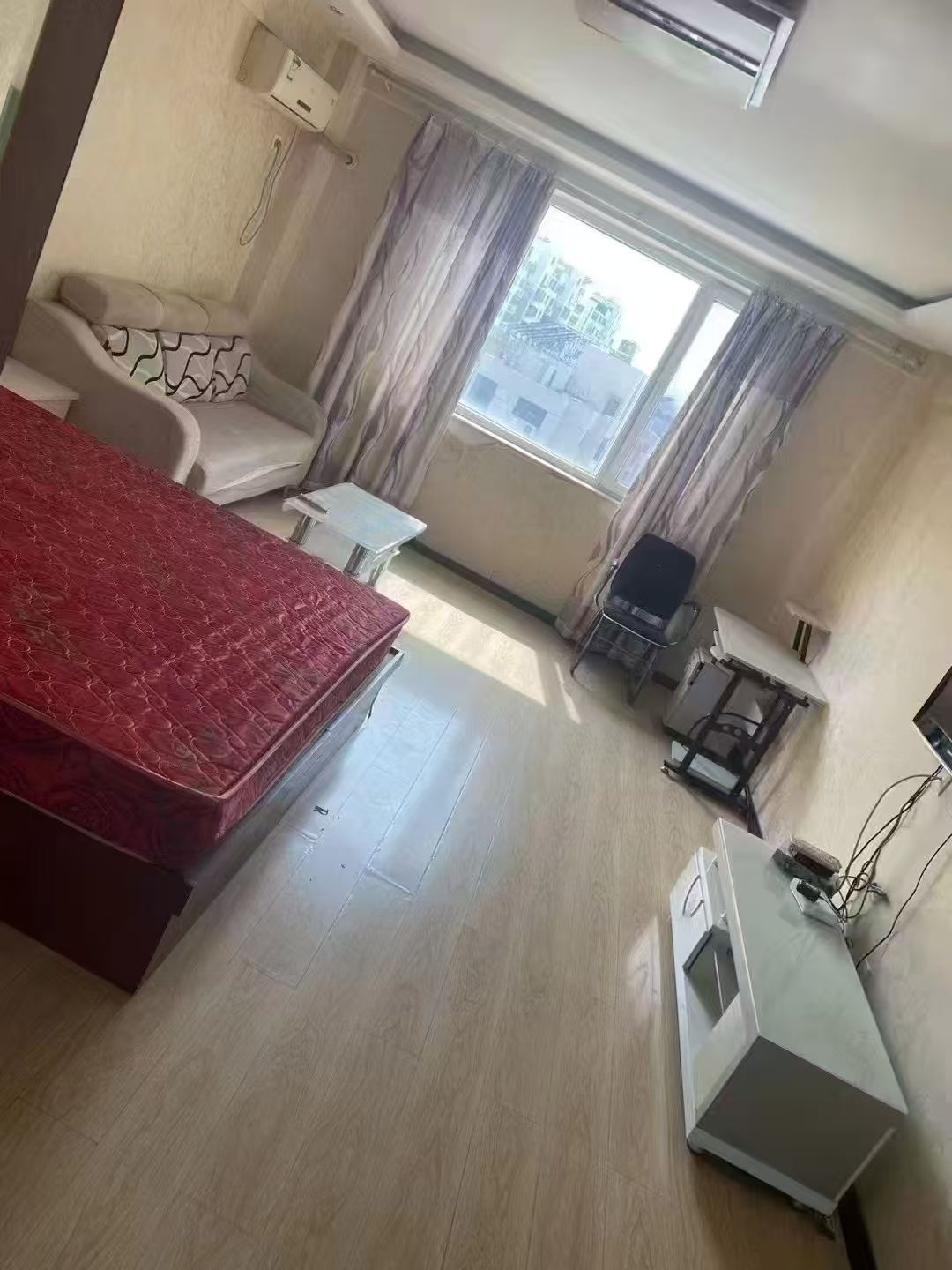 【出租】银河世家公寓50左右平，900/月