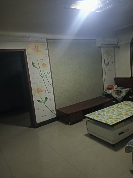 低价出售实验中学**房 低价出售实验中学**房