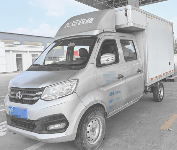 22020年国六双排2.7米厢货