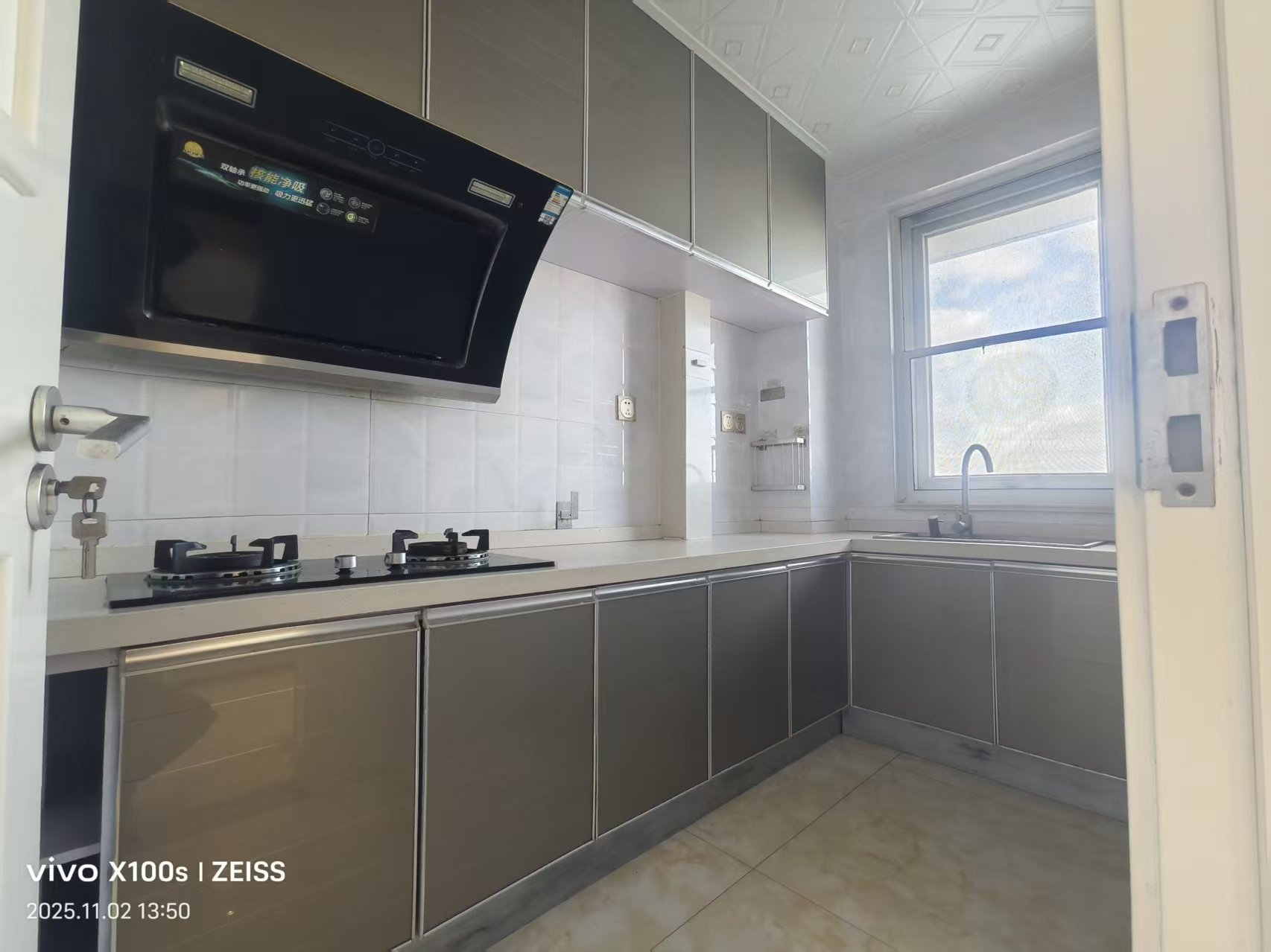 龙泽苑电梯三室带地下车库一个精装修55.8万 龙泽苑电梯三室带地下车库一个精装修55.8万